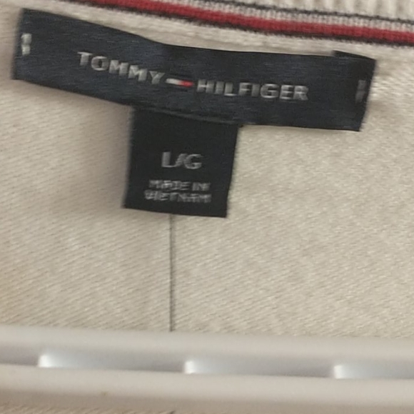 NWT Egg shell Tommy Hilfiger sweater - Picture 3 of 4